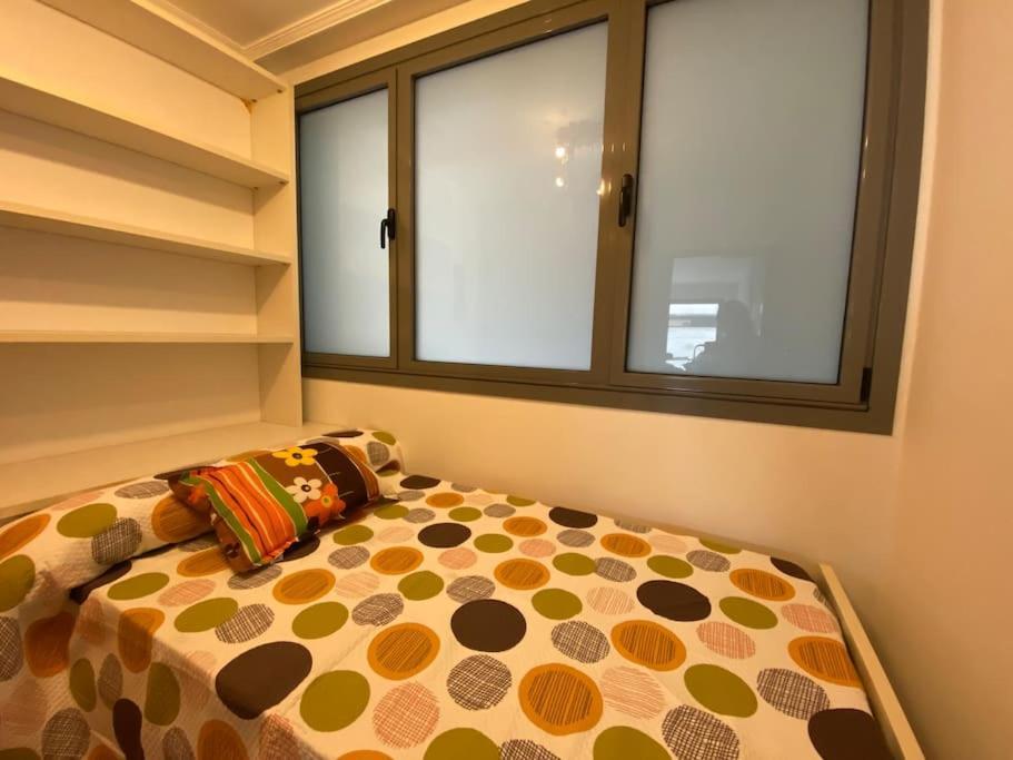Apartamento Piso familiar amplio con acceso directo a la playa Bueu Exterior foto
